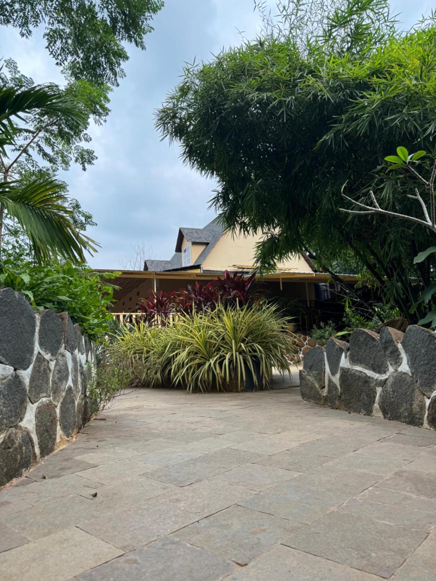 Chikoo Farm Inn Bengaluru Zewnętrze zdjęcie